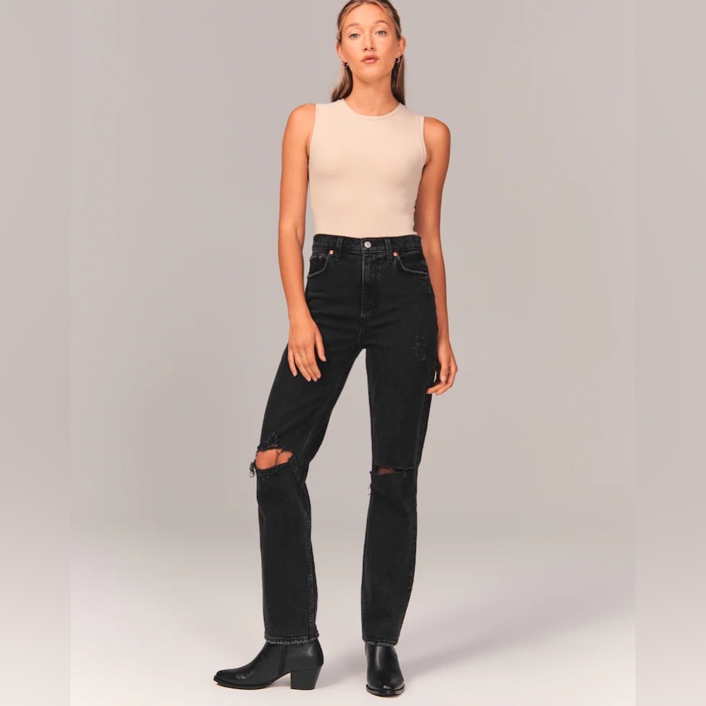 Abercrombie Ultra High Rise 90s Straight Jean
